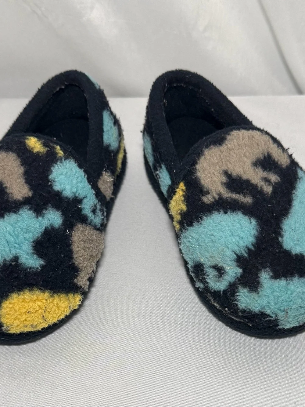 Cozy Fuzzy Slip-On Slippers in Black, Teal & Yellow